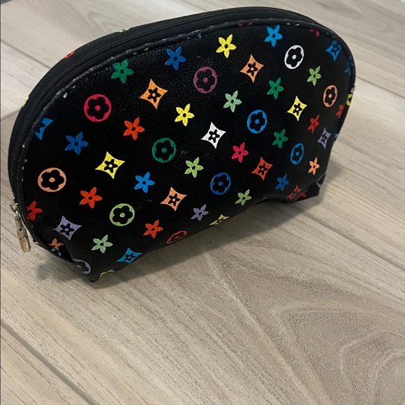 Multicolor Patterned Black Pouch - Picture 3 of 7